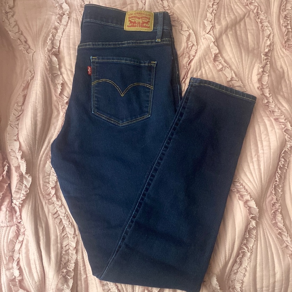 Levi’s shaping skinny